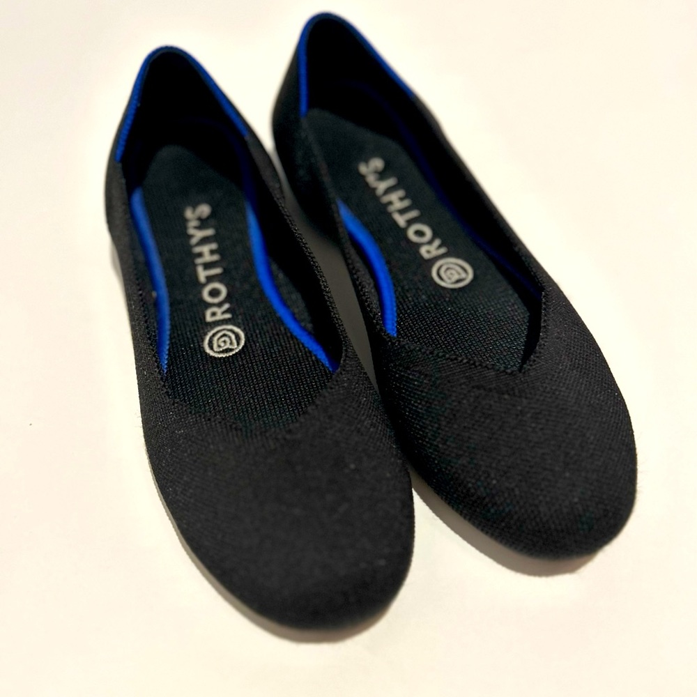 Black Rothy’s flats